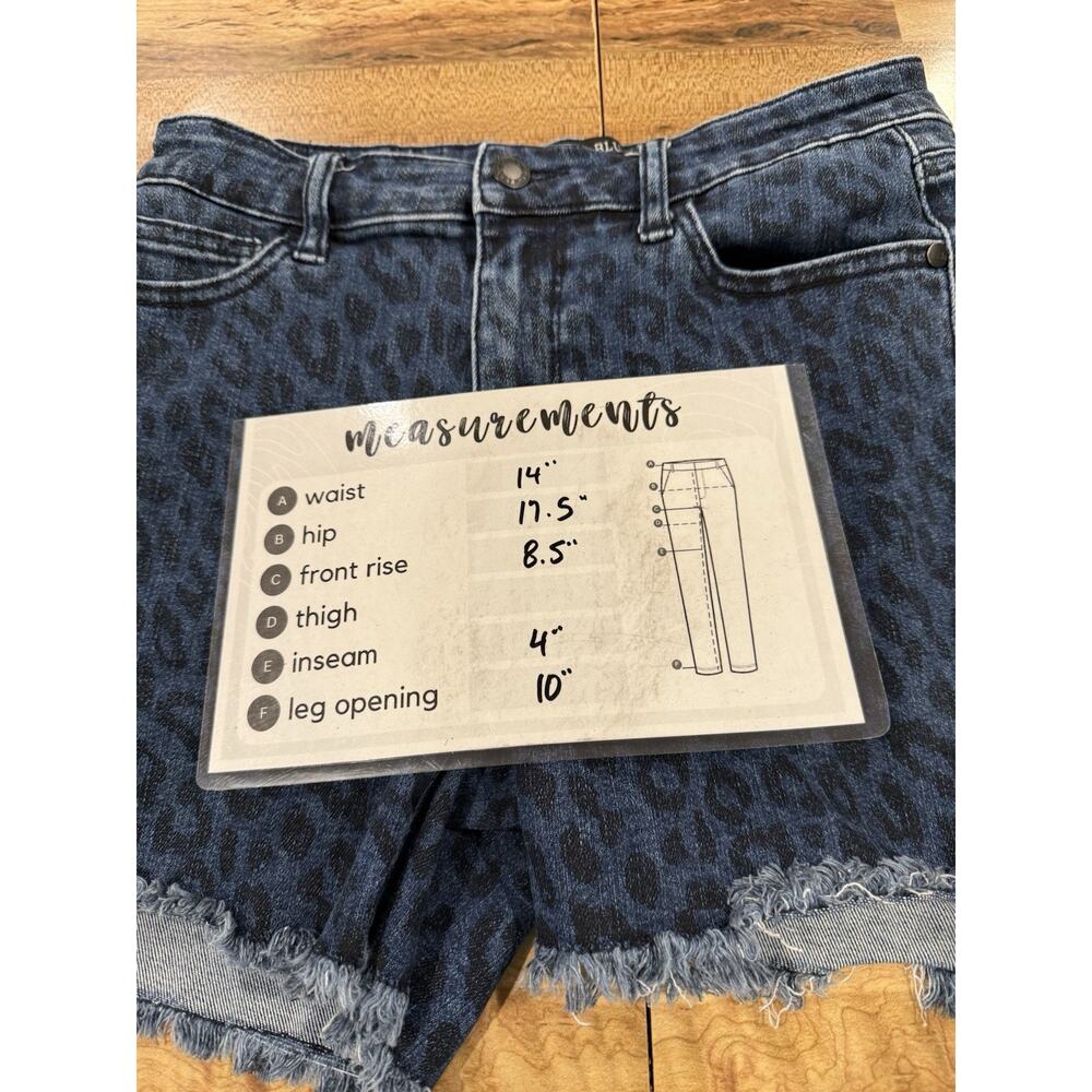 Judy Blue Shorts Womens M Blue Cutoffs 4" Leopard Print Mid Rise Dark Wash Denim - Picture 7 of 7